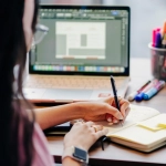 Творческий процесс вдохновленный азартными играми и цифровой эстетикой